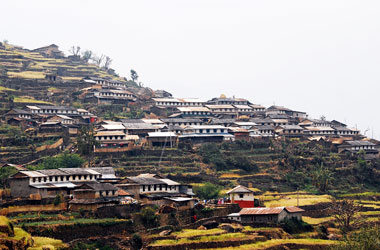 रित्तिँदै गाउँ, भरिँदै शहर