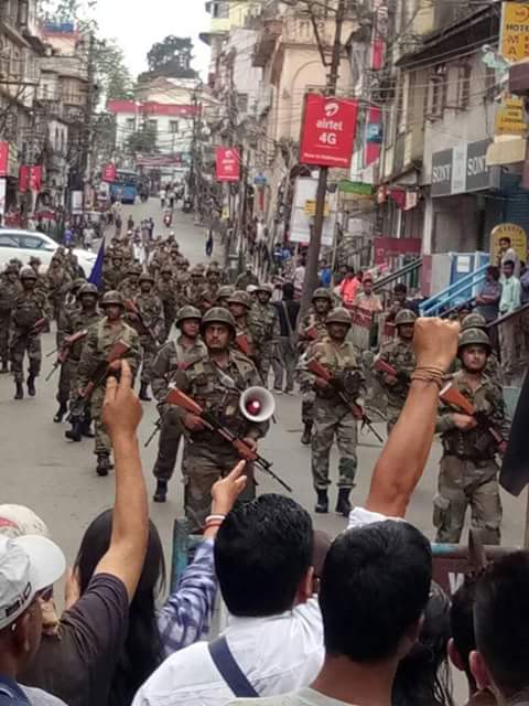 नेपाली भाषीमाथि दमन गर्ने नीतिको विरोधमा दार्जिलिङ ठप्प, सरकारले सेना तैनाथ गरे