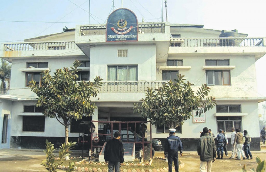 नक्कली लाइसेन्स बनाउने एक भारतीयसहित दुई जना पक्राउ