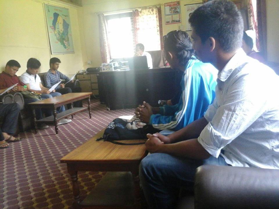 विप्लव निकट अखिल(क्रान्तिकारी)कास्कीले ४ बुदे माग राख्दै जिशिअ प्रमुखलाई ज्ञापनपत्र
