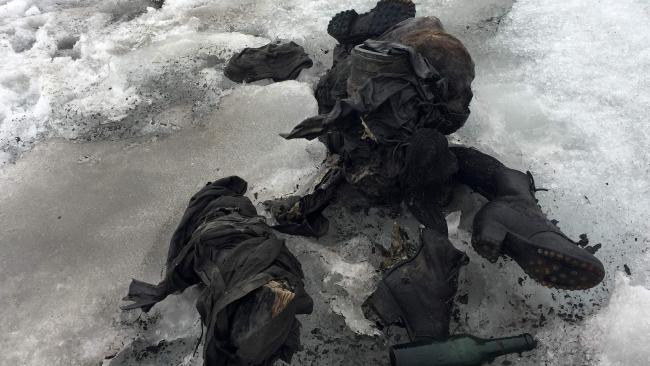  आफ्नै फार्महाउसबाट हराएको एक जोडी ७५ वर्षपछि हिउँले पुरिएको अवस्थामा मृत फेला