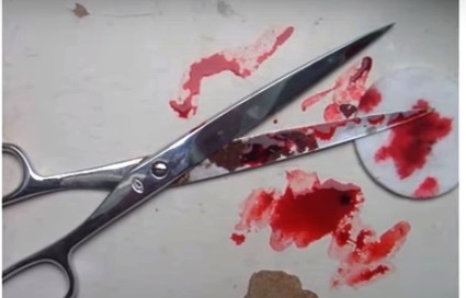अोछ्‍यानमै  काटिन्श्री मतीले श्रीमानको लिङ्‍ग, पर्समा राखेर माइतीघर