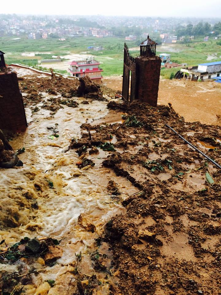 पर्स्याङमा राती आएको पहिरोमा परि १४ बर्षिय वालकले ज्यान गुमाए