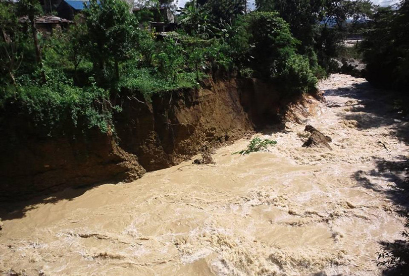 पोखराको फुस्रेखोला तर्ने क्रममा बगेर एक जना बृद्धा बेपत्ता