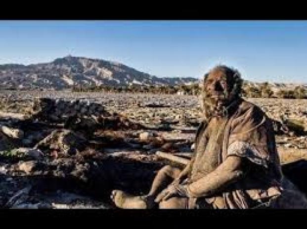 सिनो खाने मान्छे : जसले ६३ वर्षदेखि नुहाएका छैनन्