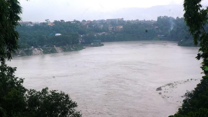 विधालय हिडेकी कक्षा ९ मा पढ्ने छात्राले सुसाईड नोट लेख्दै सेतीमा हाम फालीन,खोजी कार्य जारी
