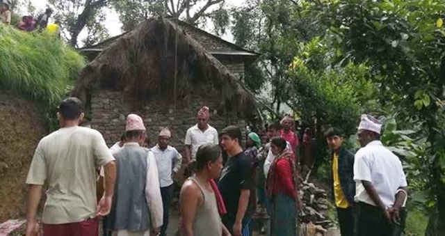पहिरोले घरको पर्खाल भत्किदा बागलुङमा दुईको मृत्यु