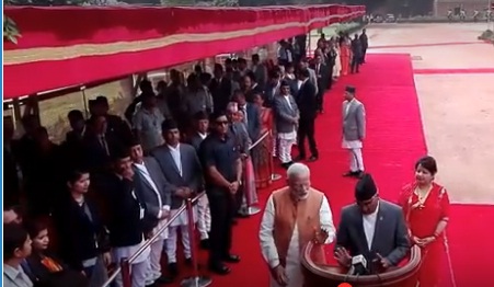 देउवाले माइक समाउन खोज्दा मोदीले रोकेपछि