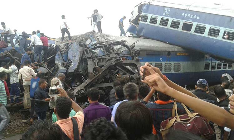 रेल दुर्घटनामा ११ को मृत्यु, दर्जनौँ घाइते