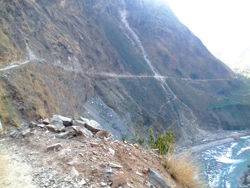नेपाल–चीन जोड्ने सडक, ७ वर्षमा बल्ल १८ किलोमिटर ट्याक