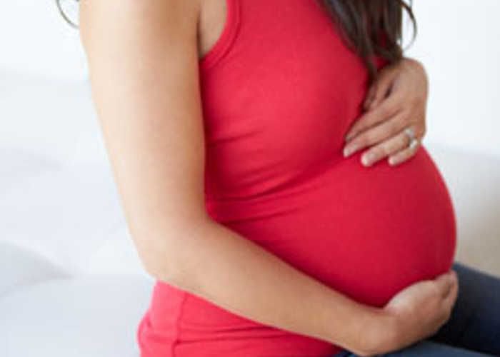 छोराको १४ वर्षको साथीबाट आमा गर्भवती भएपछि…