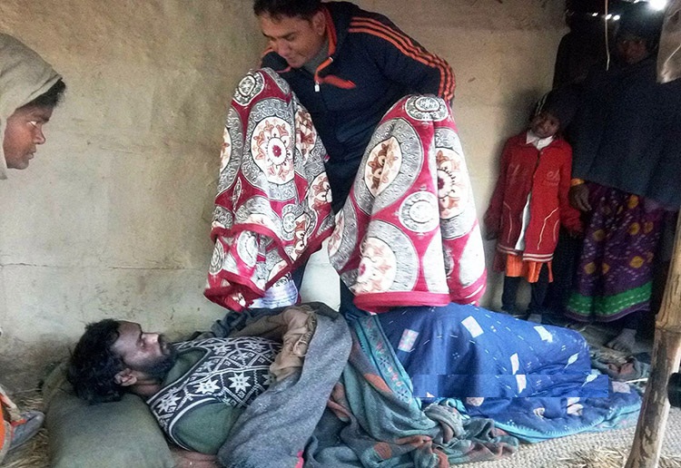 चिसोले कठ्यांग्रिएर ११ को मृत्यु, धुर्मुसद्वारा कम्बल वितरण