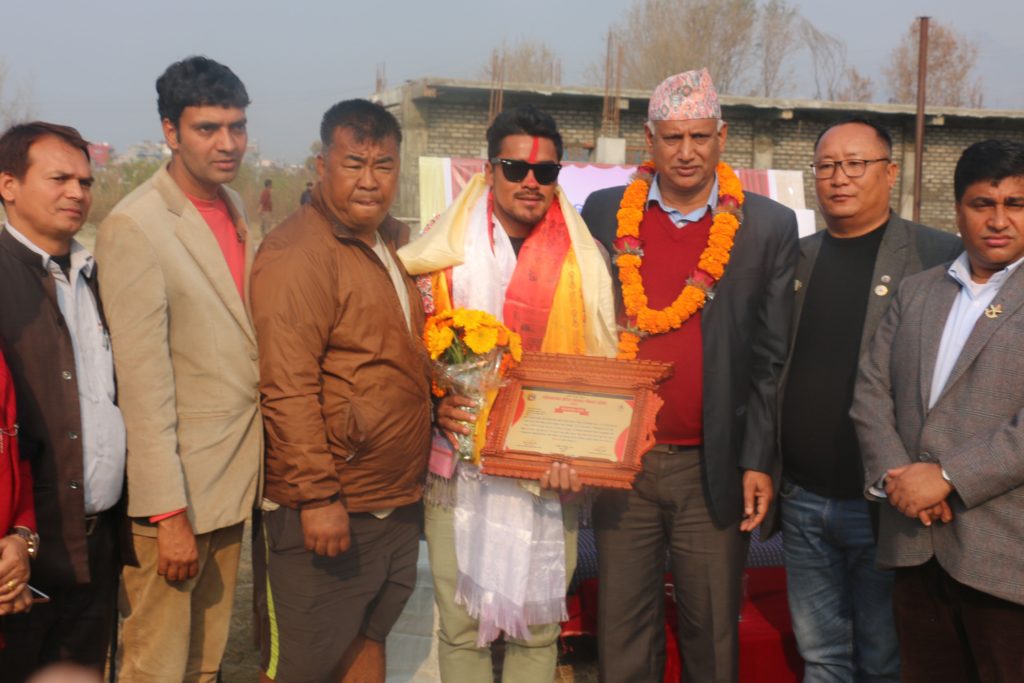 प्रदेश सरकारले क्रिकेट खेलाडी केसीलाई एक लाख दिने घोषणा