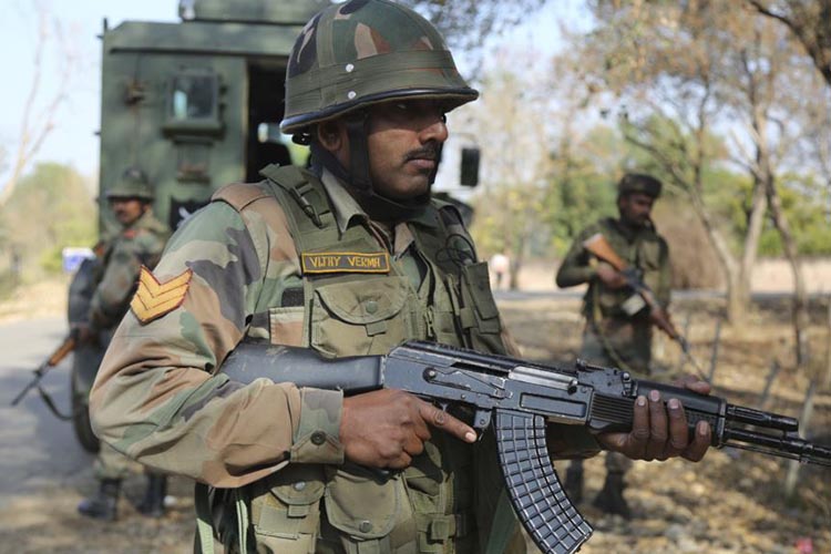 भारतीय सीमामा पाक-भारतीय सेनाबीच गोली हानाहान, भारतीय सेनाका क्याप्टेनसहित चार सैनिकको मृत्यु