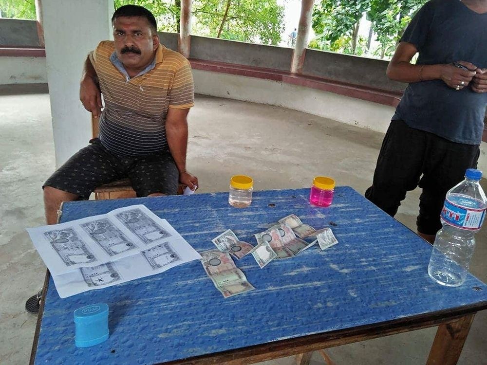 पाँच हजार घुससहित  प्रहरी  इन्चार्ज रंगेहात पक्राउ