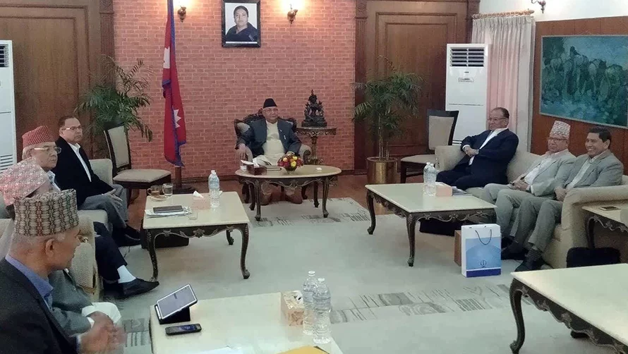 सत्तारुढ नेकपामा चर्को गुटबन्दी : चार नेताद्वारा सचिवालय बैठक बहिस्कार, पाँचले बोलाए स्थायी समिति