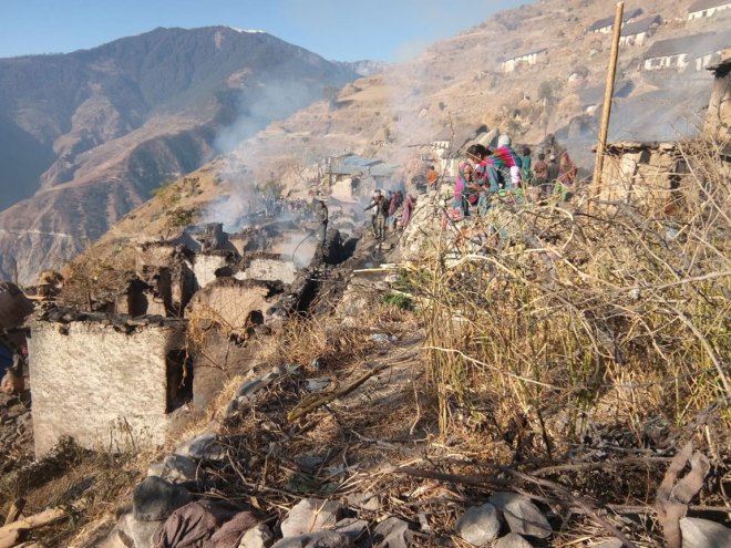 सरकारी कर्मचारी र जनप्रतिनिधिहरुको रक्सी पार्टीका कारण खाडा गाउँ ध्वस्त, प्रहरी हवल्दारमाथि कारवाही