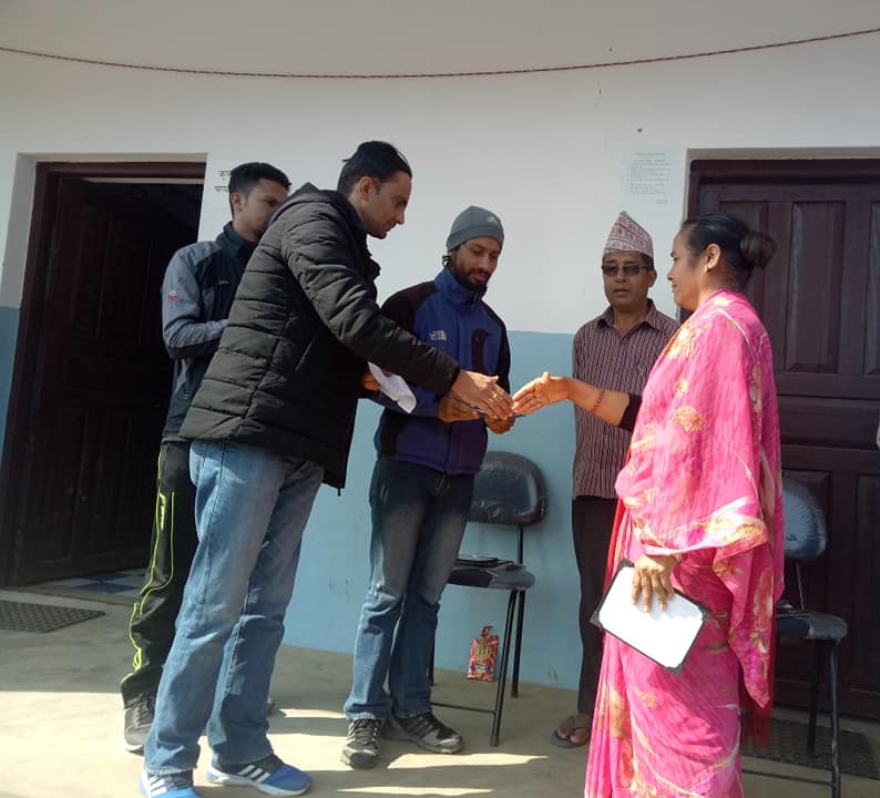 ने.क.पा. कास्कीद्वारा जनयुद्धका चार शहीद परिवार सम्मानित