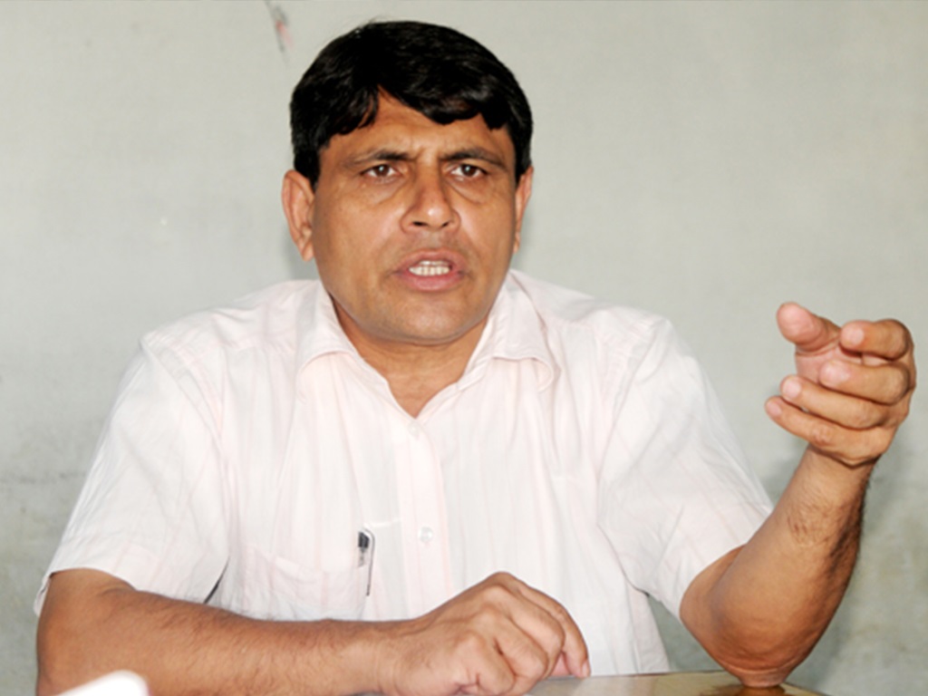 राजा र कांग्रेसले खाएकोभन्दा बढी नेकपाले खाँदैछ : घनश्याम भुसाल