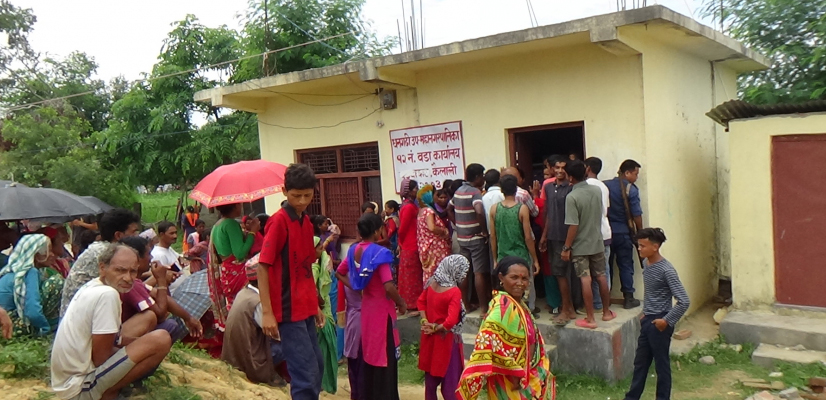नक्कली हावाहुरी पिडितलाई राहत दिएको भन्दै सक्कली पीडितद्वारा वडा कार्यालयमा तालाबन्दी