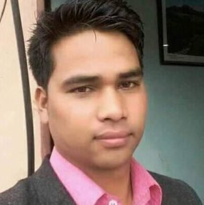 पक्राउ पूर्जी टाँस्न विद्यार्थी नेताको घर पुगेका प्रहरीलाई स्थानीयले लखेटे