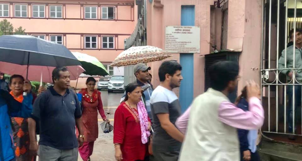 ने. क. पा. गोर्खाका तात्कालीन जिल्ला ईञ्चार्ज कुमाल र सेक्रेटरी भट्ट करीब साढे चार महिना लामो प्रहरी हिरासत बसाईपछि रिहा