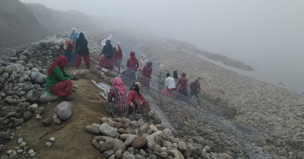 मोहना नदीमा तटबन्ध निर्माण गर्न भारतीय सीमा सुरक्षा बलद्वारा रोक