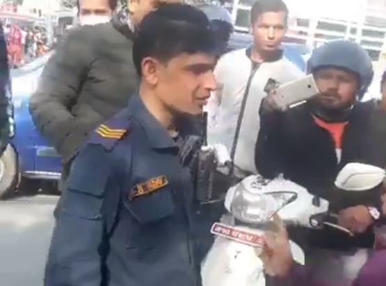 ड्युटीमा मादक पदार्थ गर्ने एक प्रहरी हवल्दारको जागीर चट, अर्काको घटुवा