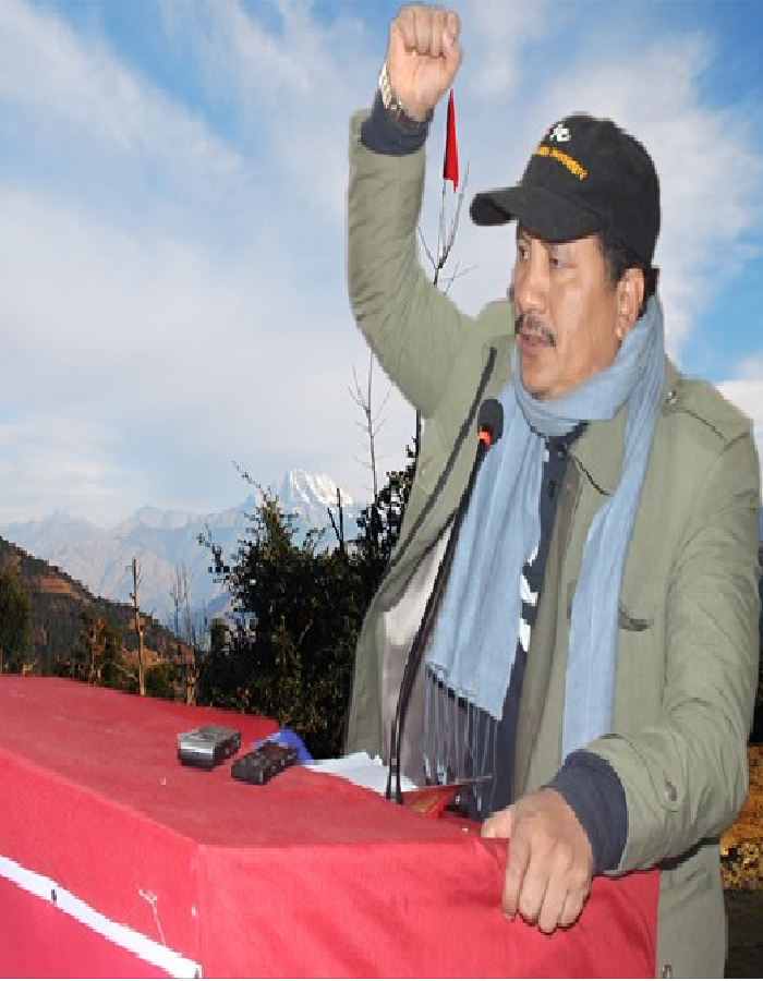 जनमुक्ति सेनाको सलामी ग्रहण गर्दै बिप्लवले क्रान्ति पुरा गर्ने कसम खाए