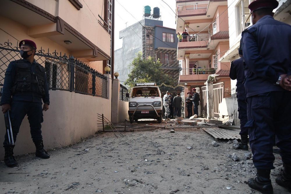 बिद्रोही ने.क.पा.द्वारा पुर्व संचारमन्त्री बास्कोटाको घरमा बम बिस्फोट : बिस्फोट गराएको आरोपमा देब गुरुङ पक्राउ