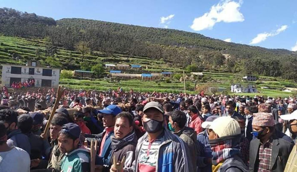 लकडाउनमा मेला सम्पन्न गरेको भन्दै चार जना वडाध्यक्ष र पुजारीसहित नौजना पक्राउ, गाउँपालिका अध्यक्ष र उपाध्यक्ष फरार