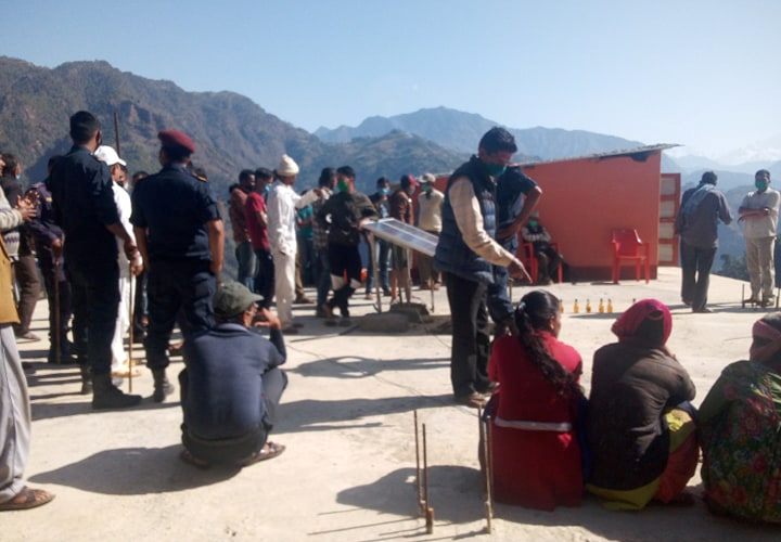 कोरोनाको कहरकाबिच वडाध्यक्षद्वारा वडा कार्यालयमै जाँड पाटी : स्थानिय जनता आक्रोशित