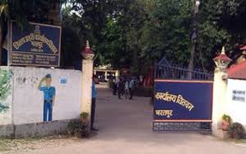 जिल्ला प्रहरी कार्यालय चितवनका प्रबक्ता डिएसपी थापासहित आठजनालाई कोरोना संक्रमण पुष्टि