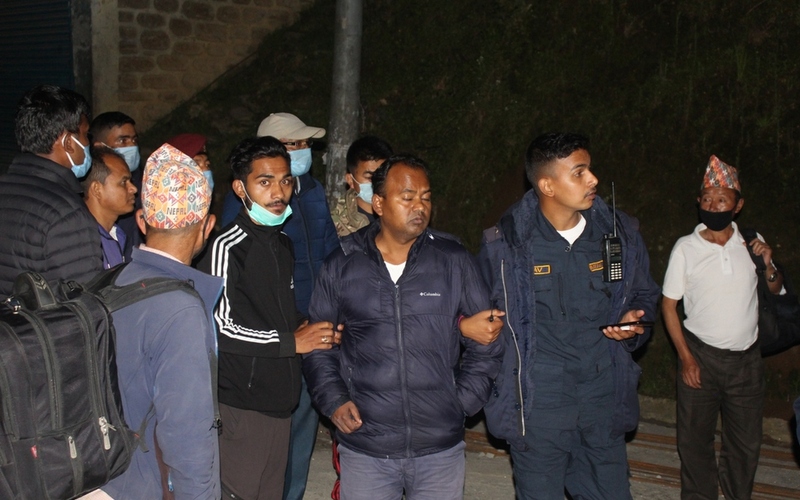 दुई लाख घुससहित ताप्लेजुङका दुई सहायक वन अधिकृत पक्राउ