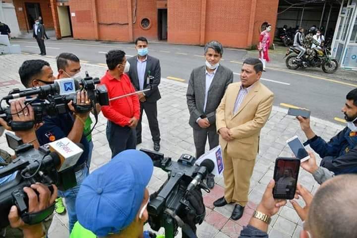 नेपालीसँग विवाह गरेको सात वर्षपछि मात्रै विदेशी महिलालाई नागरिकता दिने पक्षमा सत्तारुढ नेकपाको निर्णय