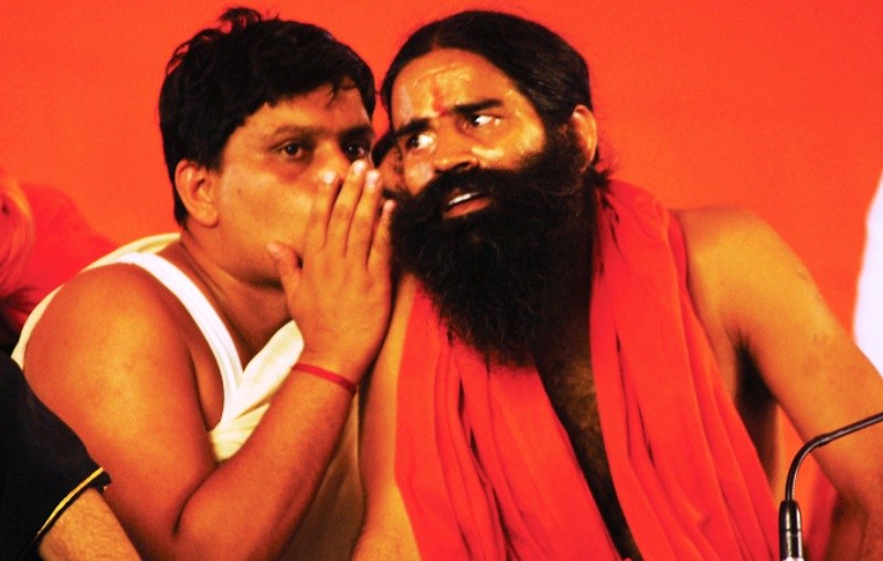 बाबा रामदेव र आचार्य बालकृष्णबिरुद्ध भारतमा मुद्दा दर्ता : स्वीकृति विना कोरोनाको औषधि सार्वजनिक गरेको आरोप