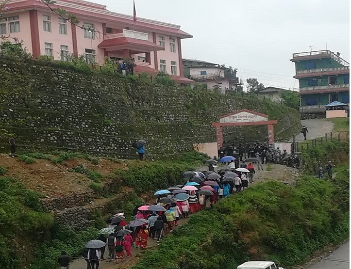 रुकुम सामूहिक हत्या काण्डमा संलग्न रहेको अभियोग लागेका वडाध्यक्ष मल्लसहित २३ जनालाई पुर्पक्षका लागि थुनामा राख्न आदेश