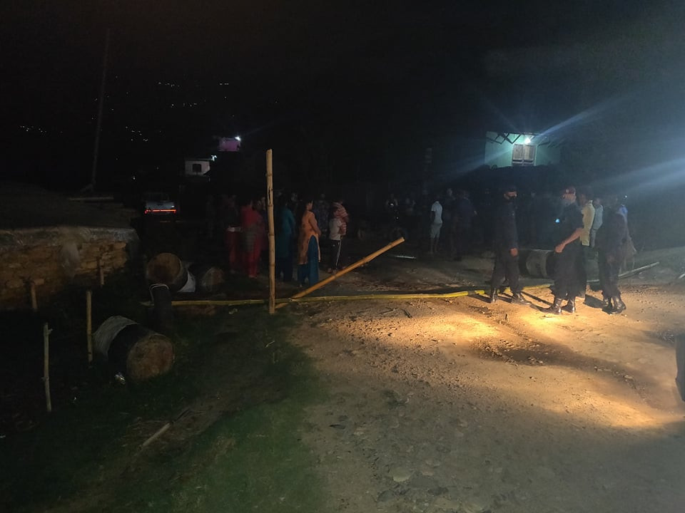 रक्सीले मातेर प्रहरी चौकीमाथि सामुहिक आक्रमण गरेको आरोपमा वडाध्यक्ष पक्राउ, प्रहरी चौकीलाई सशस्त्र प्रहरीको सुरक्षा