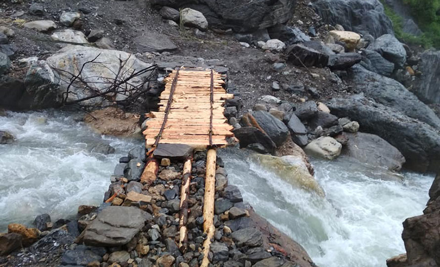 लिम्पियाधुरा समेटेर नेपालले नयाँ नक्शा जारी गरेपछि लियो भारतले प्रतिशोध : नेपालीलाई भारतीय बाटो प्रयोग गर्नमा रोक
