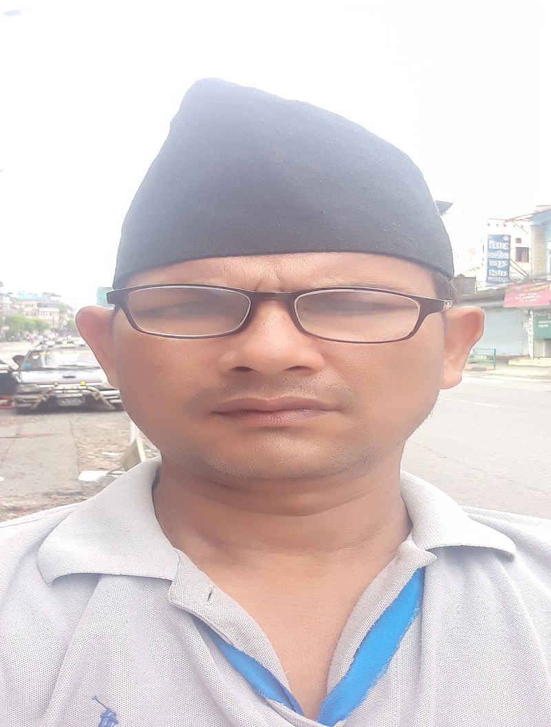 ओलीसमक्ष दाहालको आत्मसमर्पणभित्र नेपाली आकाशमा मडारिएका काला बादलहरु : ओम हमाल