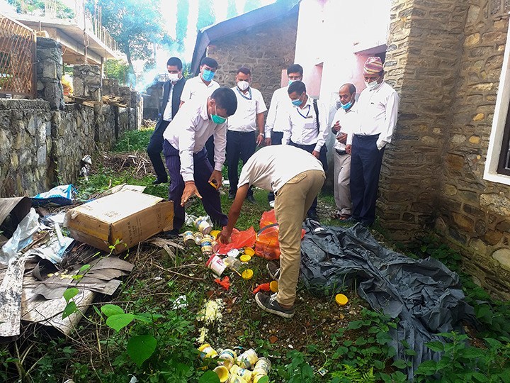 वनस्पति घ्युलाई गाईको घ्यु भन्दै कम तौल घ्यु बेच्ने युवालाई कागज गरी छाडियो, २० कार्टुन वनस्पति घ्यु नष्ट