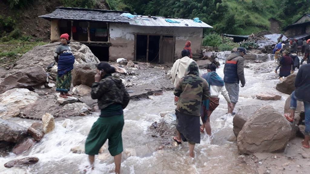 ढोरपाटन बाढीपहिरोमा परी बेपत्ता १५ जनाको दुई महिनासम्म पनि पत्तो लागेन