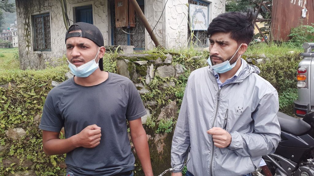 बिद्रोही ने.क.पा. कास्कीले प्रहरीको सहकार्यमा आफ्नो पार्टीका दुई नेतालाई पक्राउ गरायो