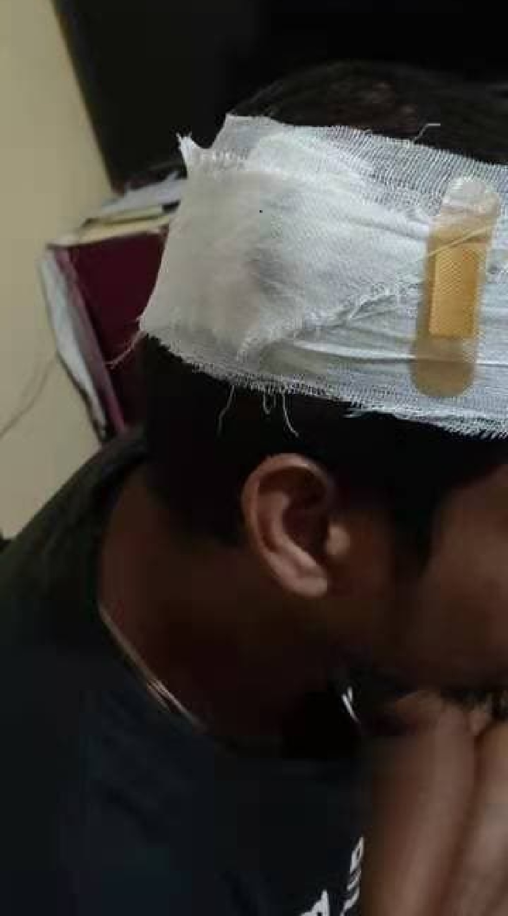 मास्क लगाउने नलगाउने बिबाद हुँदा देवघाट उद्योग वाणिज्य संघका अध्यक्ष श्रेष्ठले डाक्टर कुटे