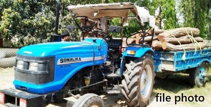 अबैध काठसहित स्याङ्जाबाट ट्याक्टर र चालक पक्राउ