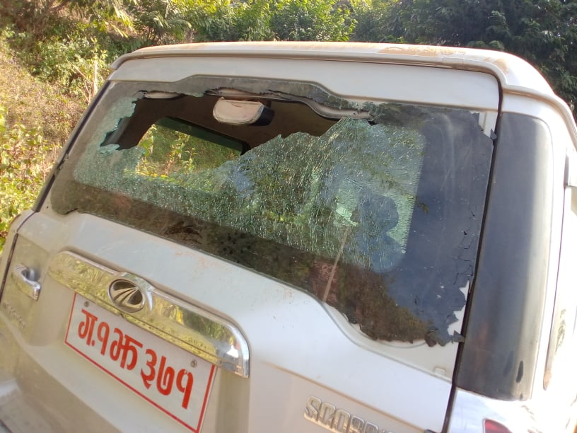अज्ञात समुहद्वारा सांसद कृष्ण थापाको गाडी तोडफोड