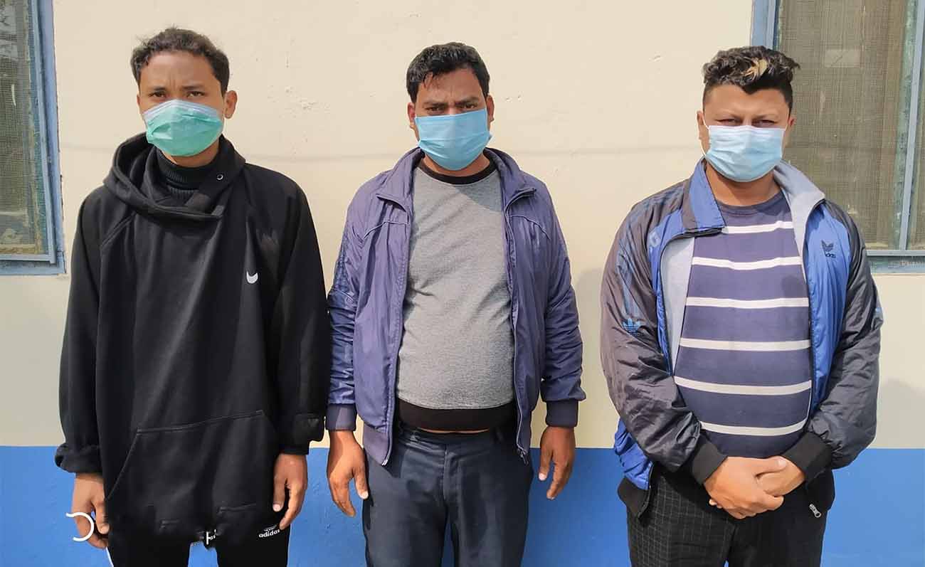 डिजेल चोरेर भारत निकासी गर्ने नेपाल आयल निगमको ट्यांकरका चालकसहित तीन जना पक्राउ