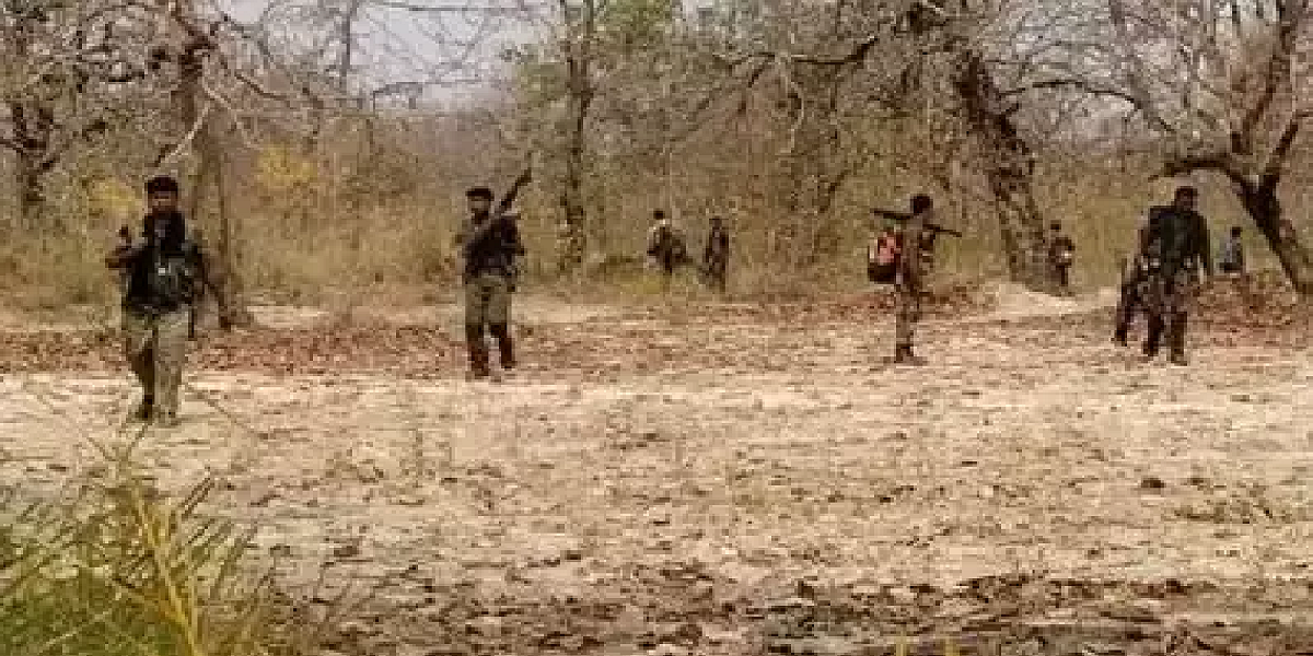भारतीय माओवादीको आक्रमणमा परेर २२ जना सरकारी फौजको मृत्यु