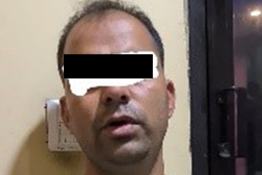 ‘मिटरब्याजी’  गणेश उप्रेती १९ करोडको चेकसहित काठमाडौंको चावहिलबाट पक्राउ