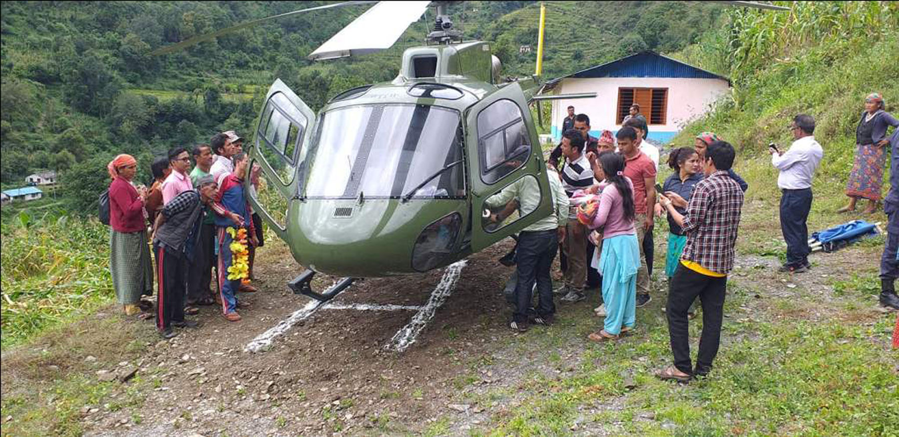 गोरखामा हेलिकप्टर उ’द्धारको प्रक्रिया पूरा गर्दागर्दै सुत्केरीको मृ’त्यु